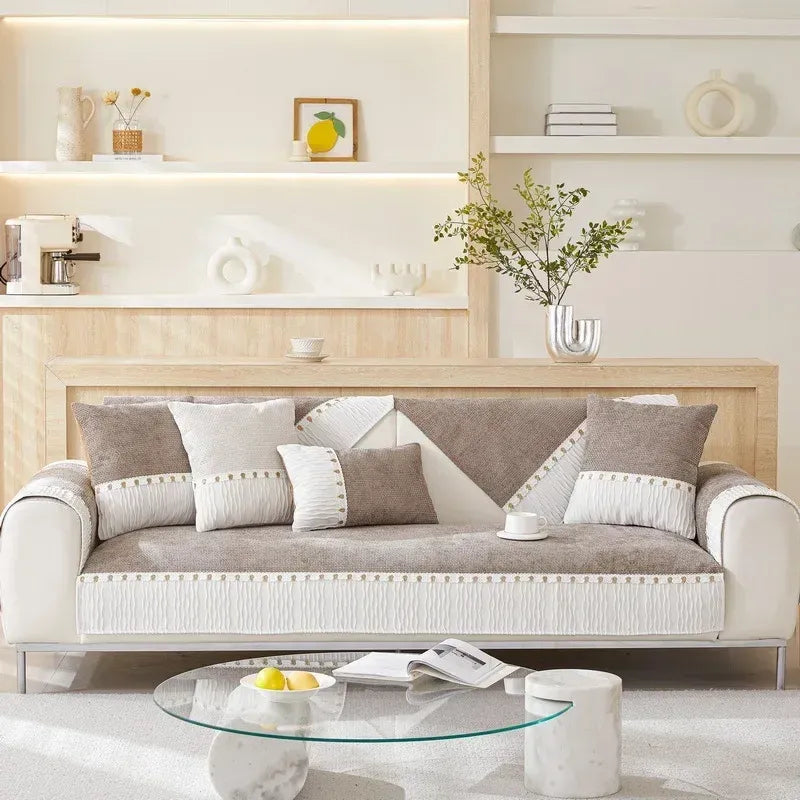 Capa para Sofá Chenille Antiderrapante com Acabamento Elegante Marrom Claro - Zinova